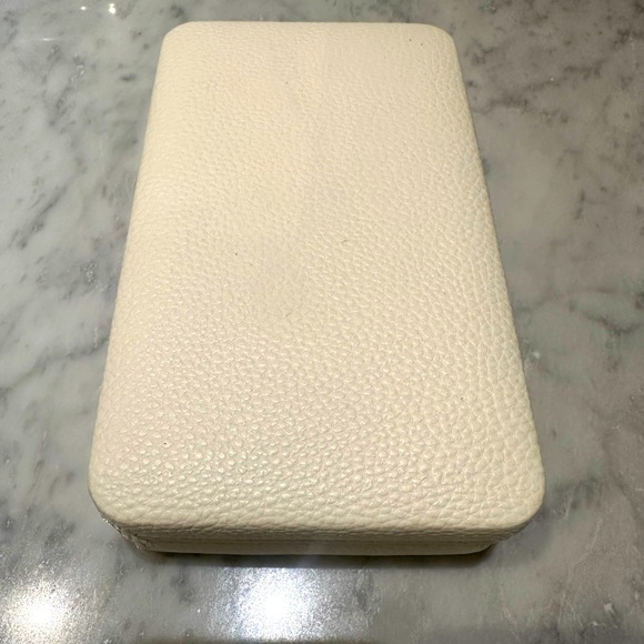 Textured  makeup brush holder Clutch in off white/cream - Picture 1 of 9